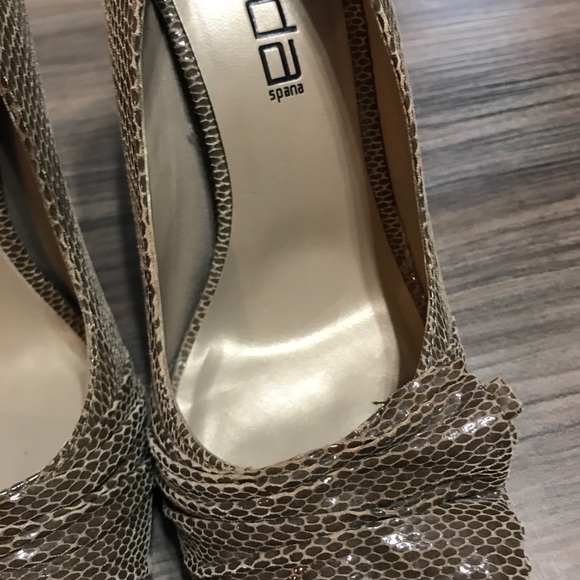 Moda Spana peep toe faux snake skin heels - Picture 5 of 8